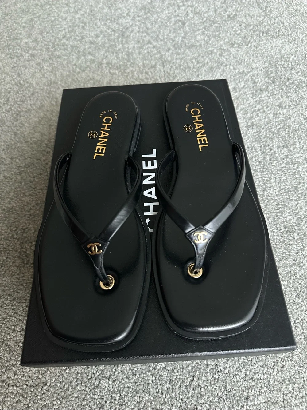 Chanel 2026 Metiers D’Art black thongs sandals shoes EU40 US9